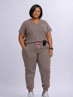 Figs SET Catrina Top and Zamora Women's Taupe Scrub SET 2PIECES